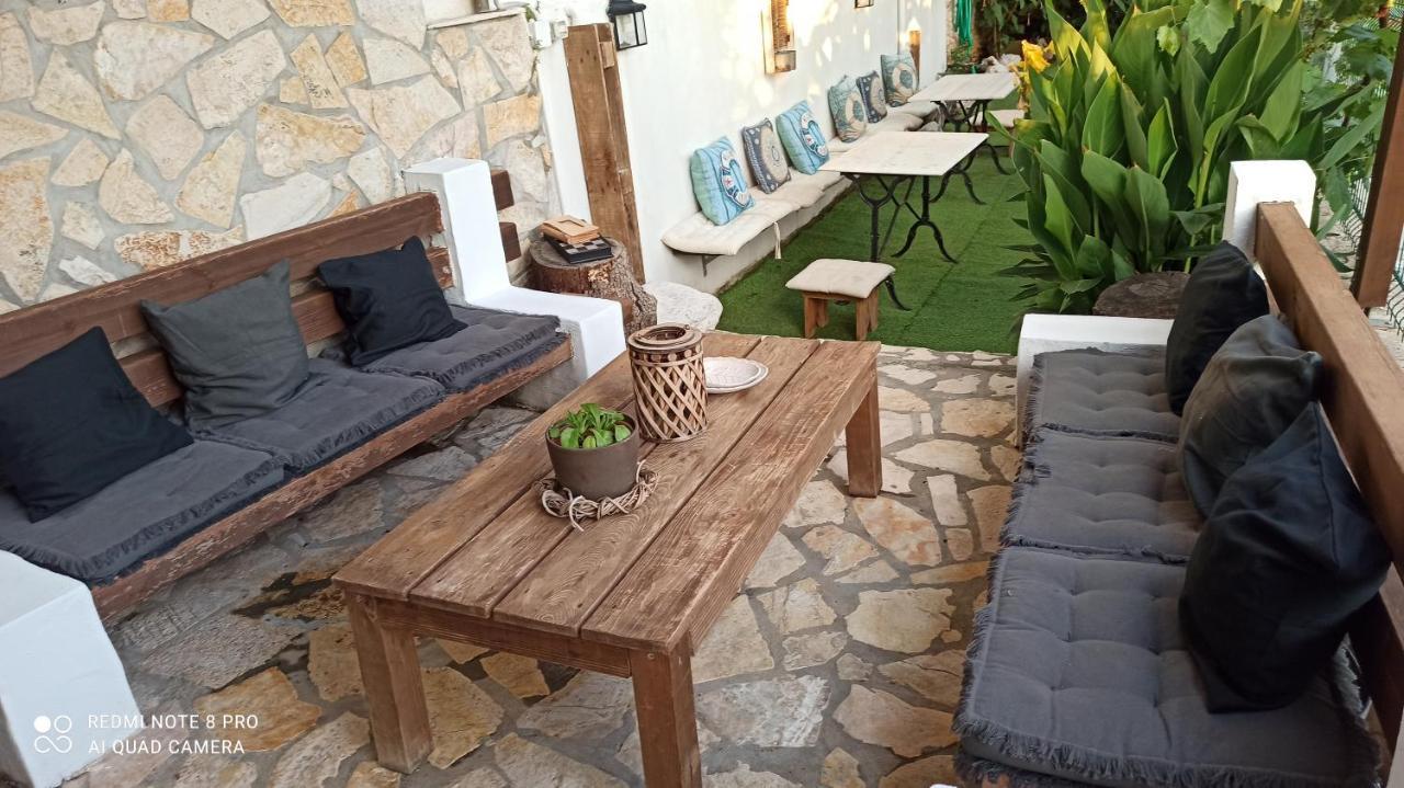 Bourbos Summer Rooms Himare Quarto foto